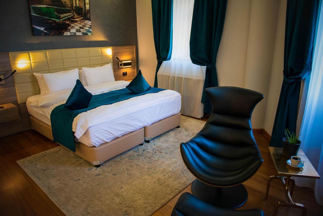 Hotel Casa Hrisicos 3*